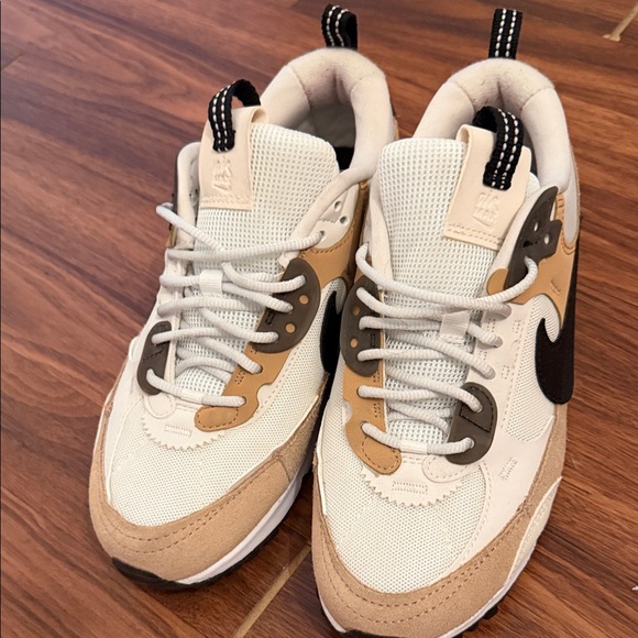 Nike Air Max Women’s - Picture 2 of 6